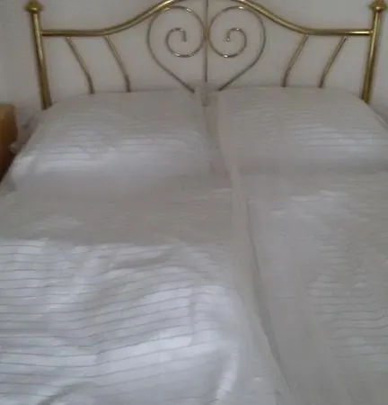 Easy-Bedsit Apartment 3