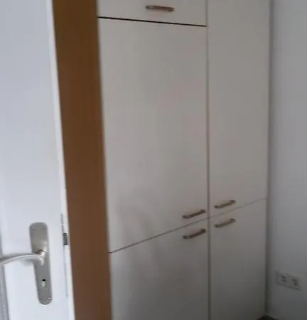 Apartment Easy-Bedsit Apartment 3 *