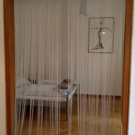 Easy-Bedsit Apartment 3 Dusseldorf